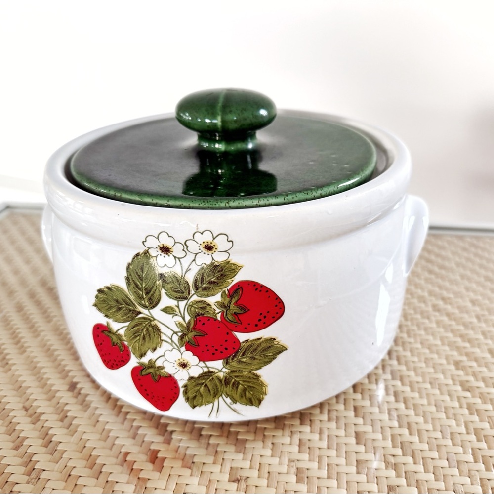 Vintage McCoy Strawberry Ceramic 2 Qt Casserole Dish
